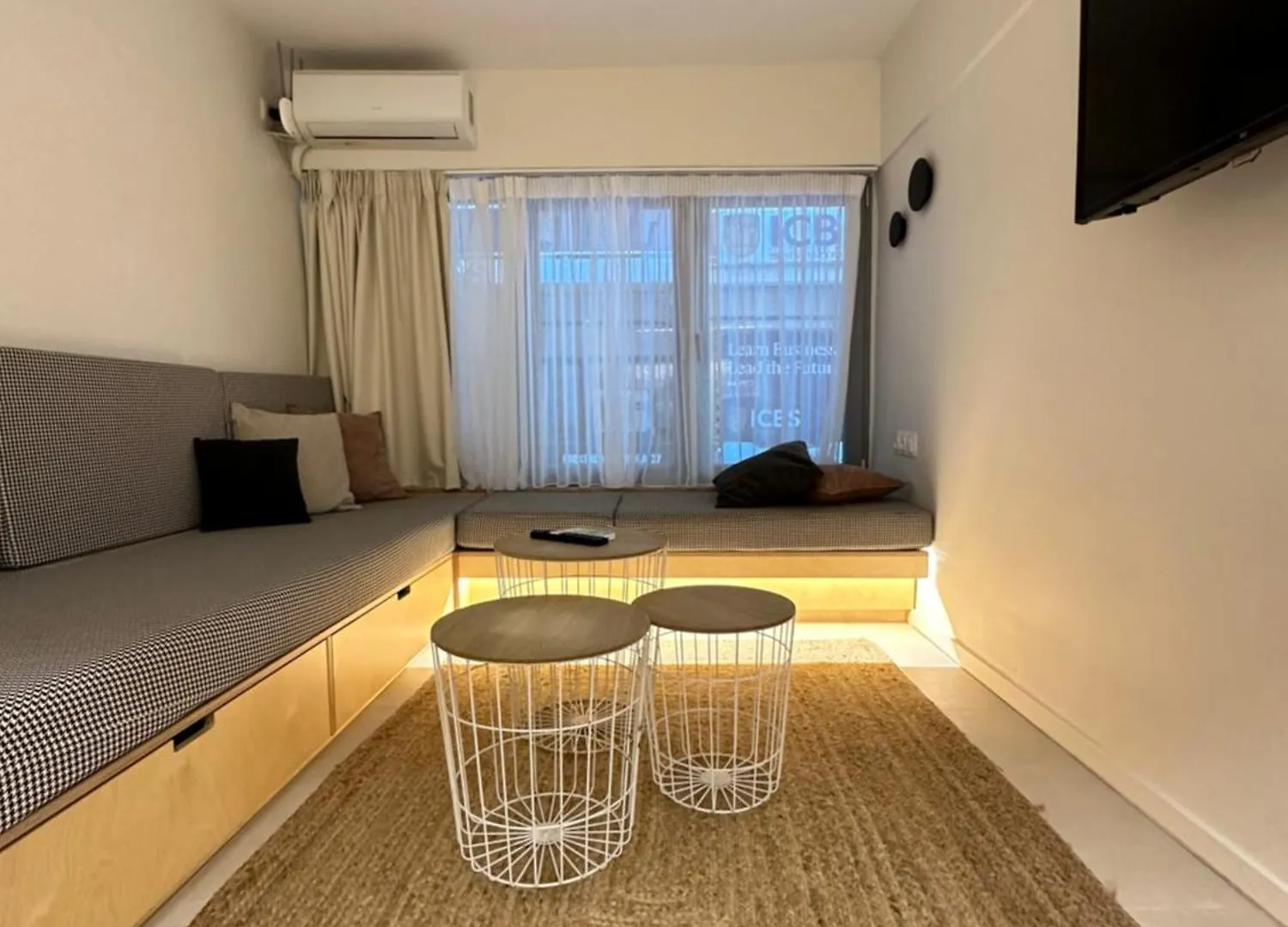Urban Hide Apartment Thessaloniki