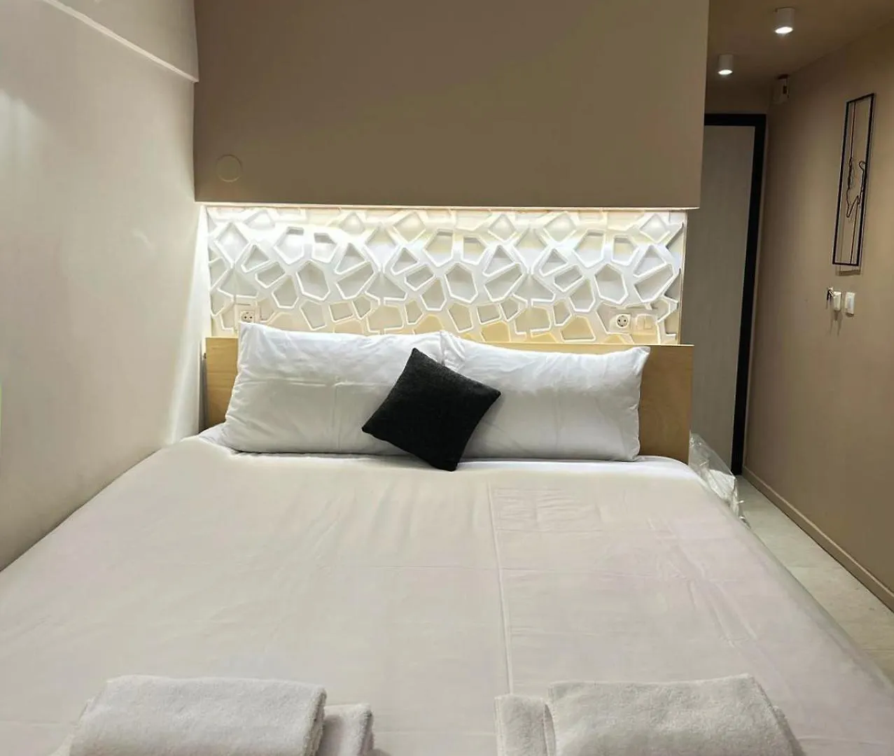 Urban Hide Apartment Thessaloniki